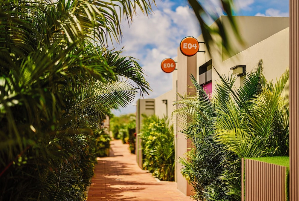 Privada Stays - Private Pools & Colorful-Chic Boutique Hotel