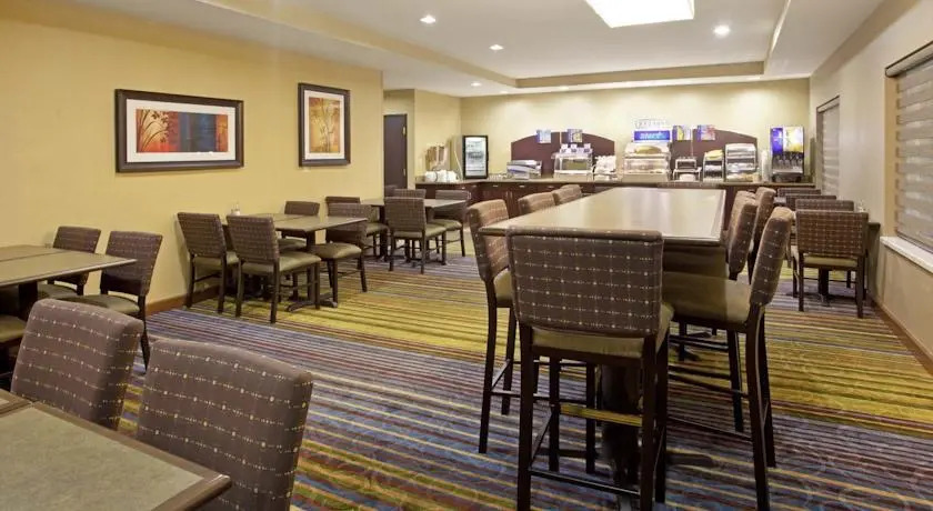 Holiday Inn Express Charleston South
