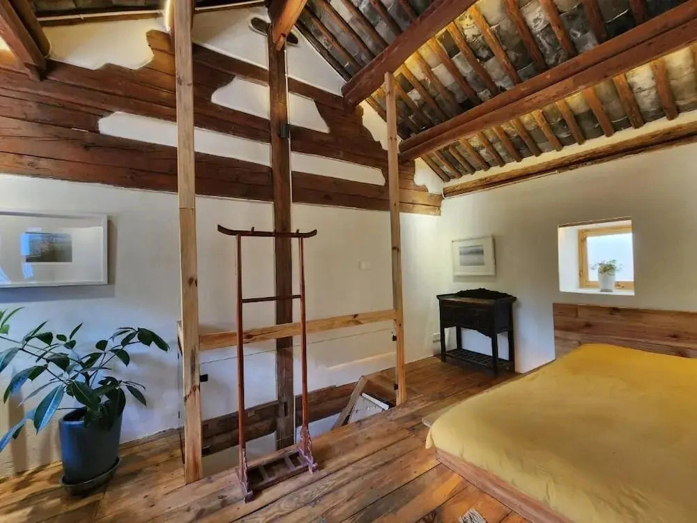 Secret Moon Guesthouse