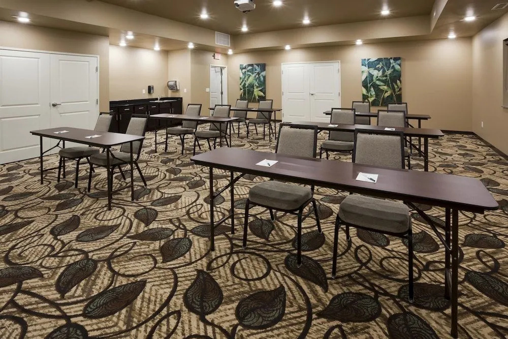 GrandStay Hotel & Suites Valley City