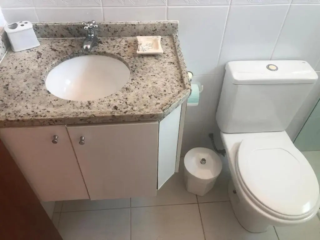 Apartamento área nobre da praia grande, vista para o mar, 3 suítes