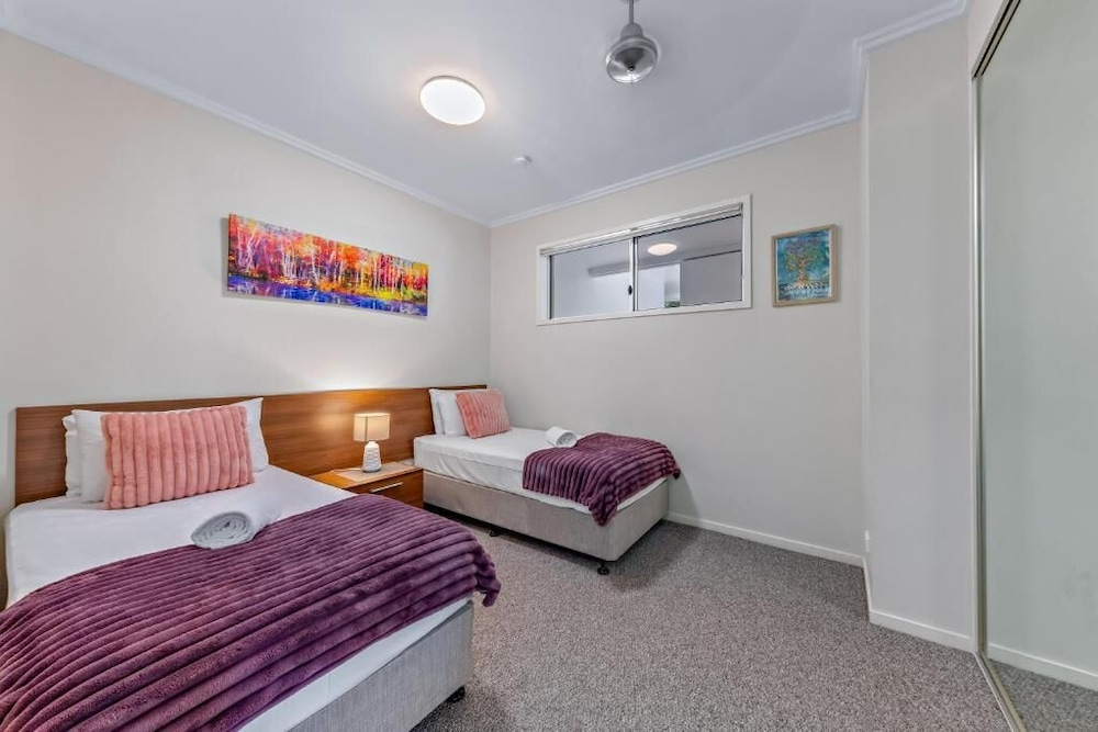 Airlie Summit Apartments