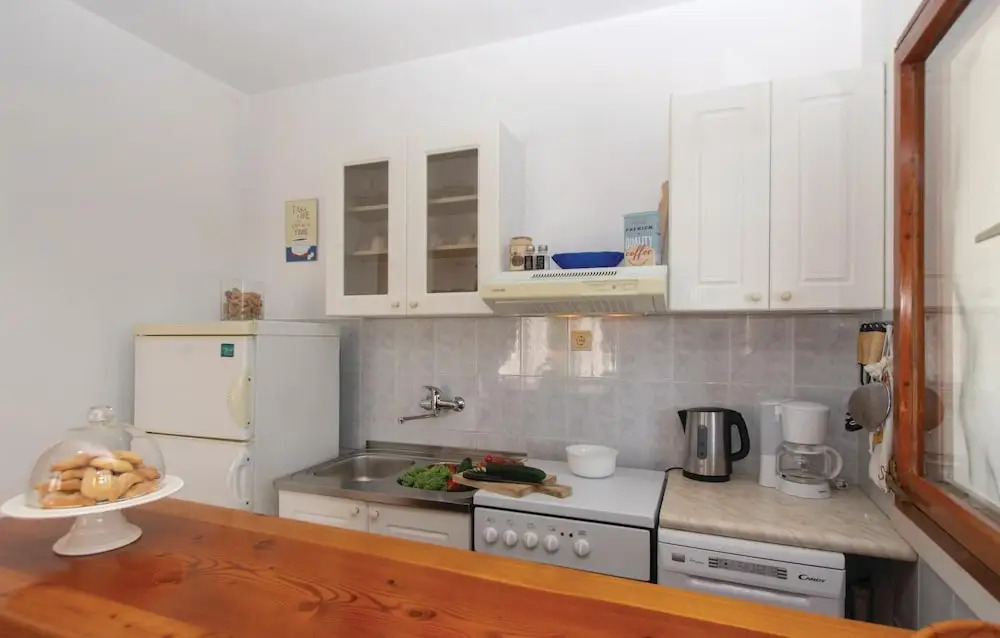 Amazing Home in Grscica With 2 Bedrooms and Wifi