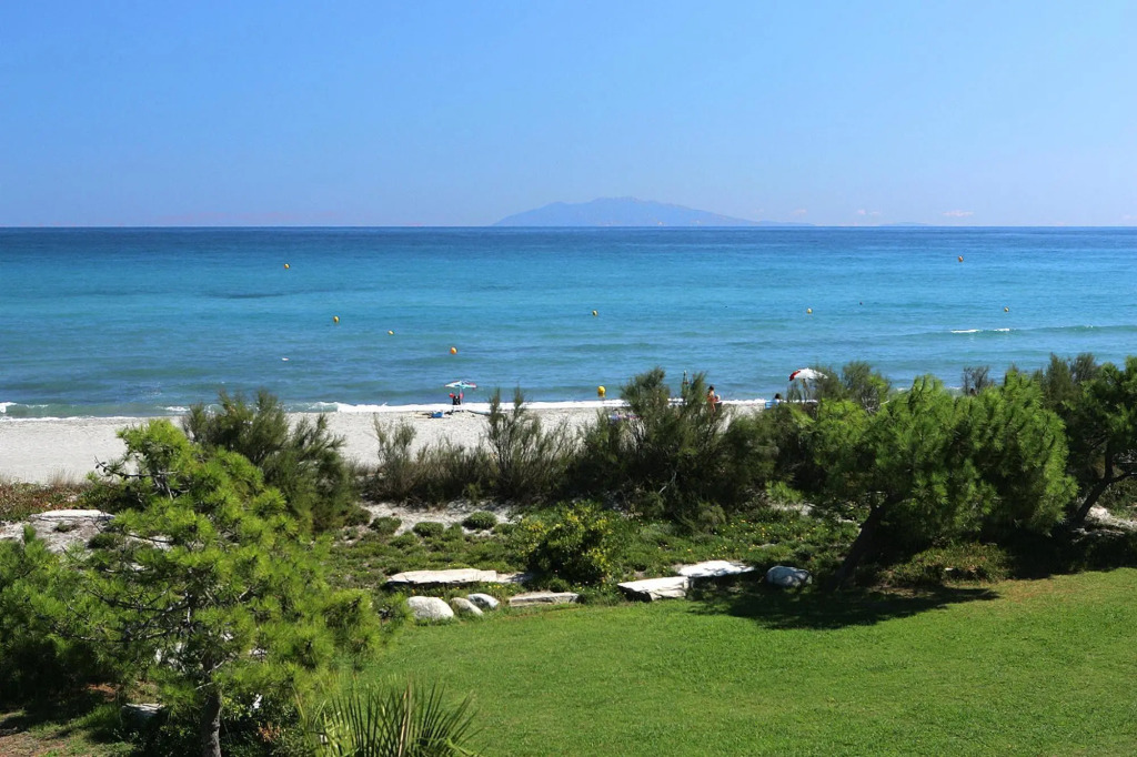 Res. Cala Bianca, Borgo-Plage, apartment near the sea