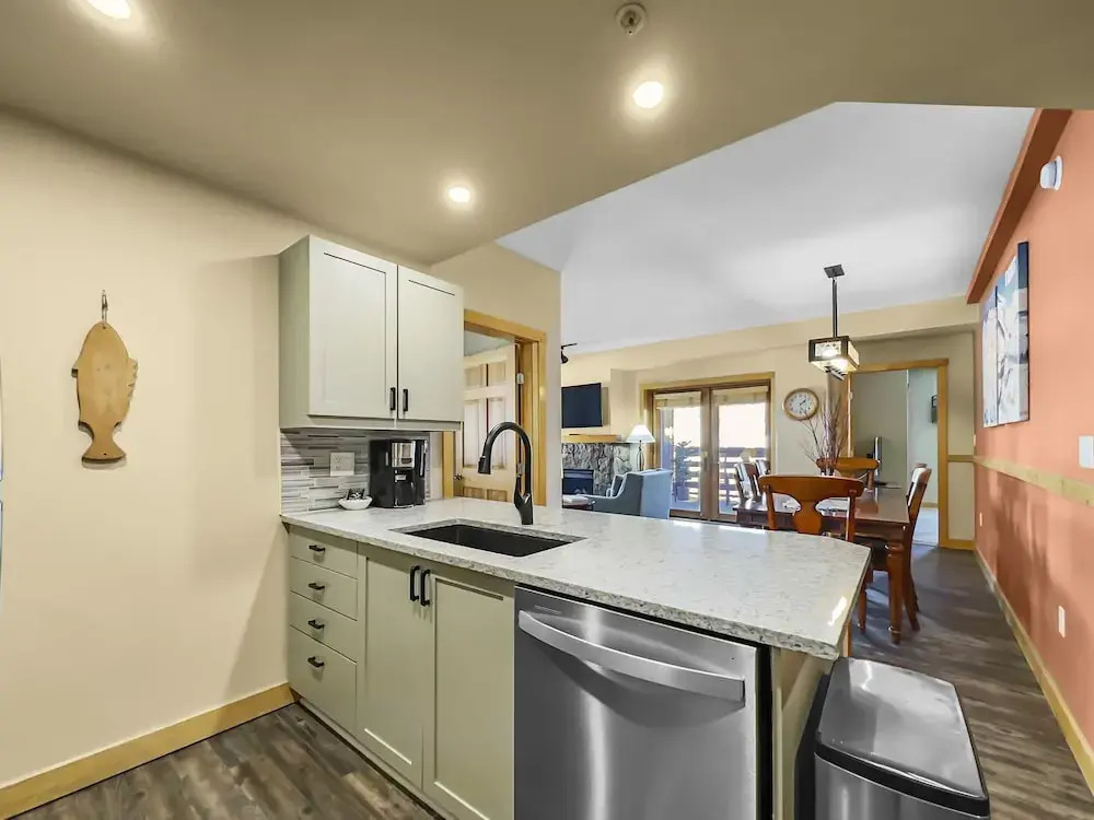 Luxury Remodeled Passage Point Condo - Short Walk to Lifts - Incredible View - PP403 by Redawning