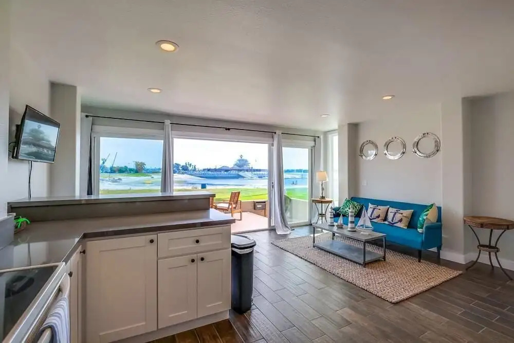 Bay Style 1 - 2 Br Condo