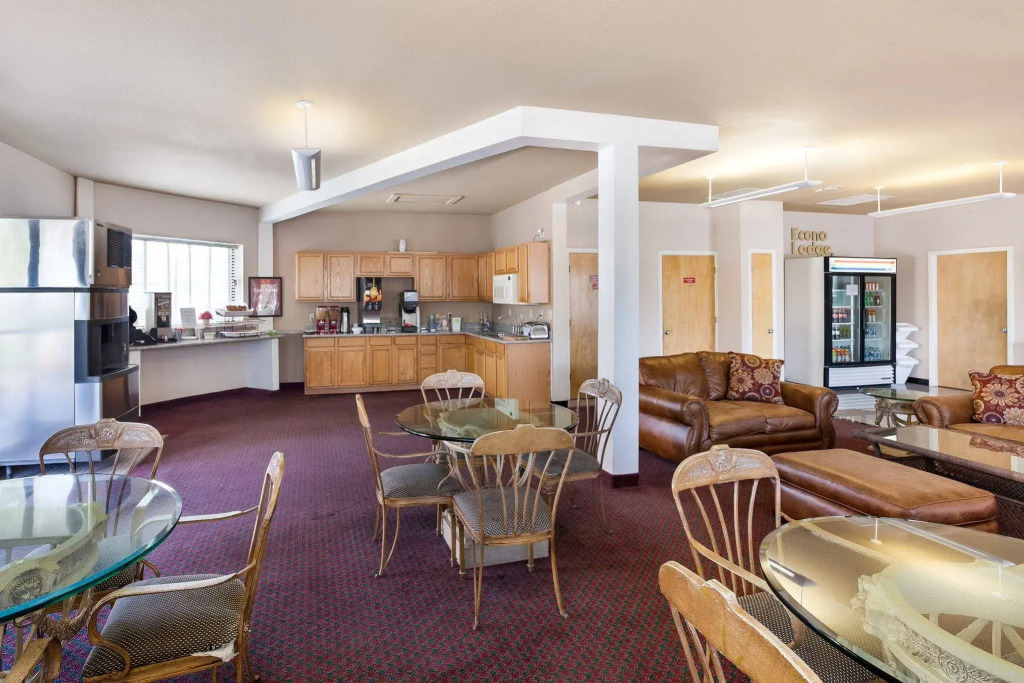 University Inn & Suites