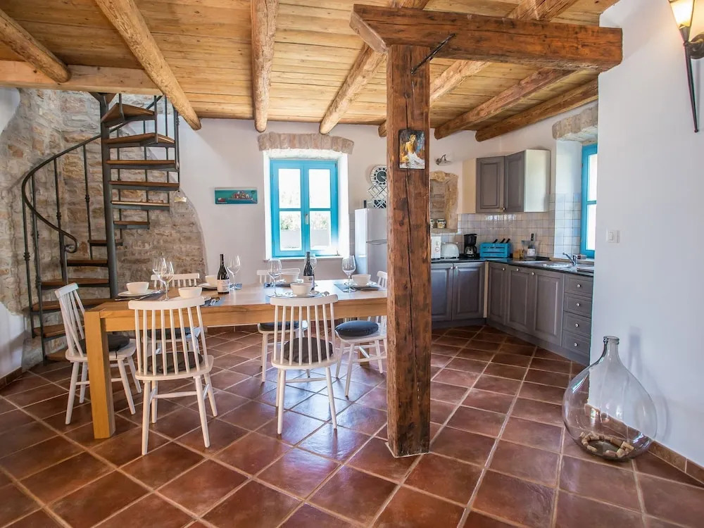 Modern Holiday Home With Pool in Sveti Lovrec Croatia