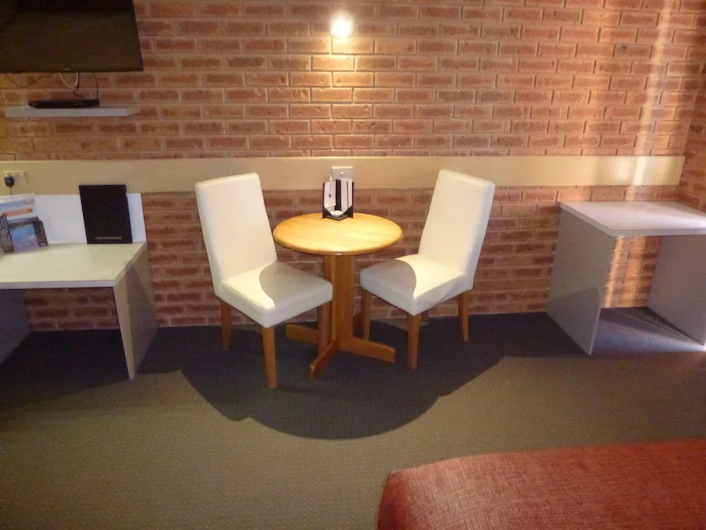 BEST WESTERN Colonial Motor Inn