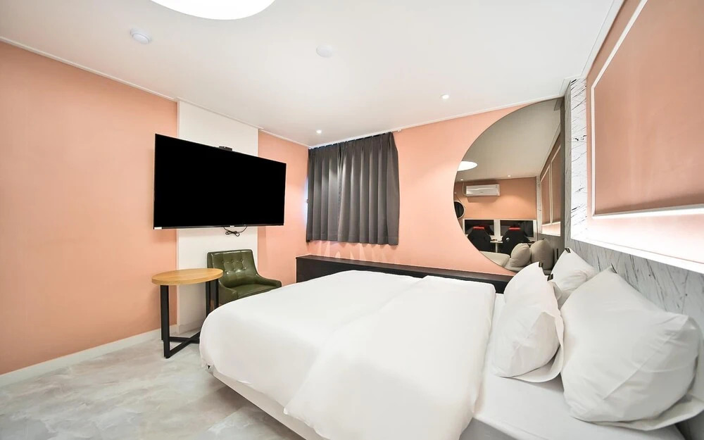 Hotel Daily