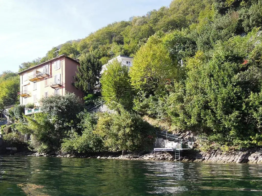 Charming house with the private dock I
