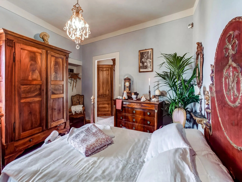Spacious villa in Cortona with private pool