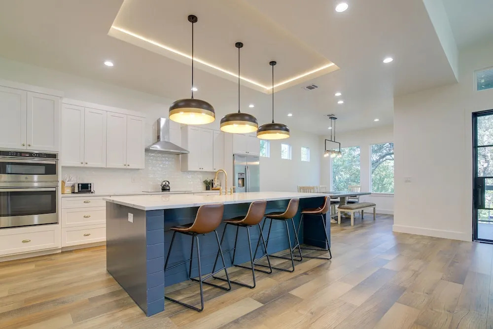 Modern Kingsland Home w/ River Access & Kayaks!