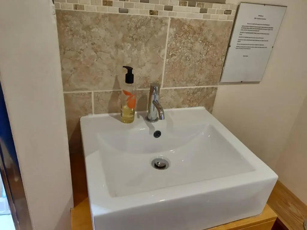 4BR 4 Bathroom Cottage Parking Garden Near St Neots