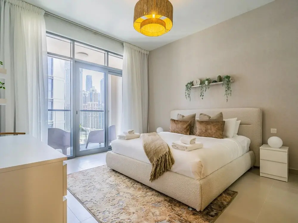 Monty Holiday Home - Serene & Modern Apartment With Burj Khalifa View