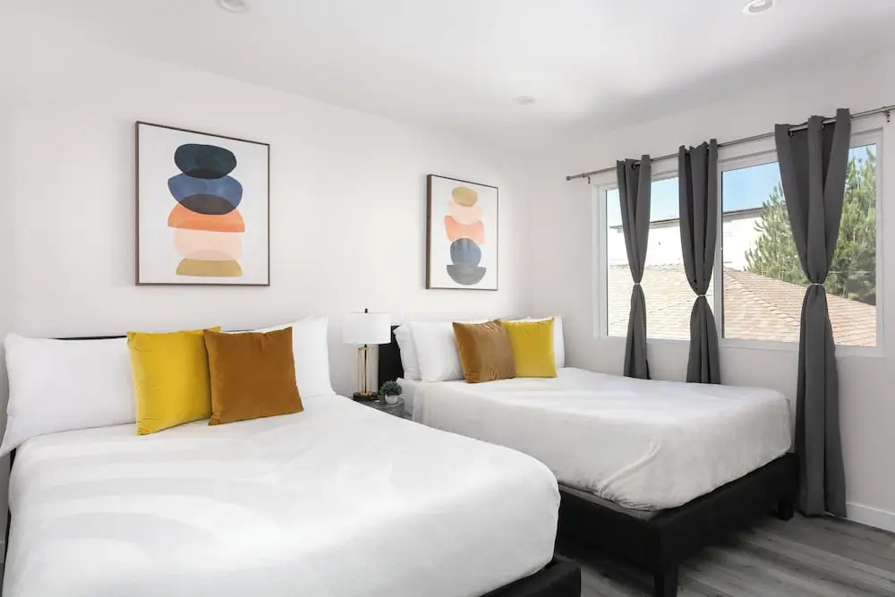 Chic City Apt Near Americana Glendale