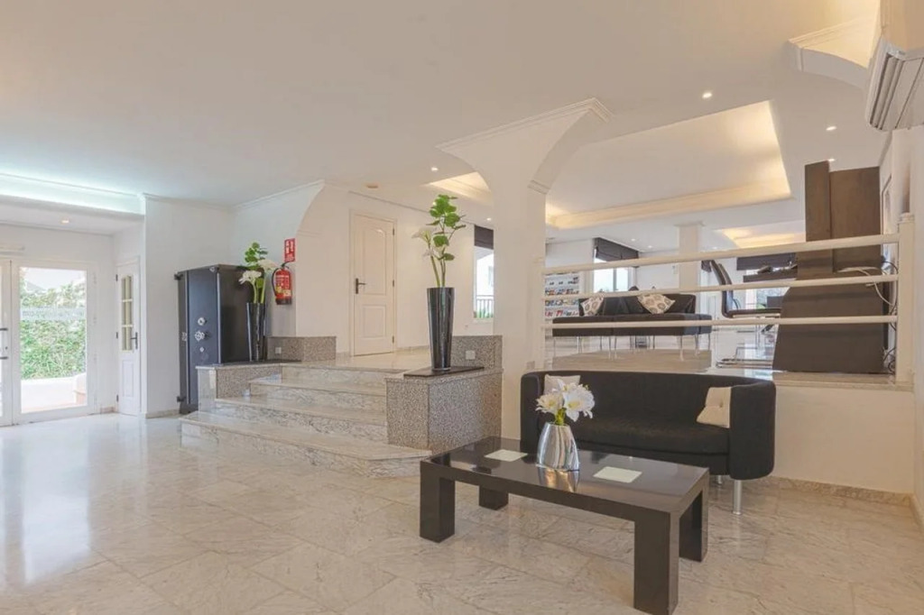 Camelina Suites