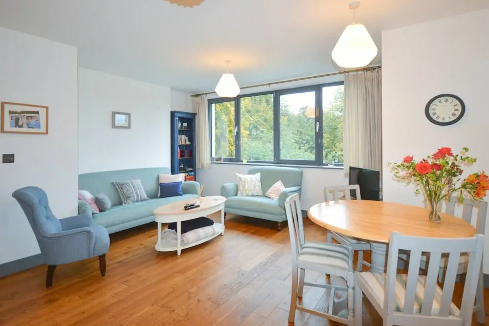 Bright One Bedroom Clifton City Pad