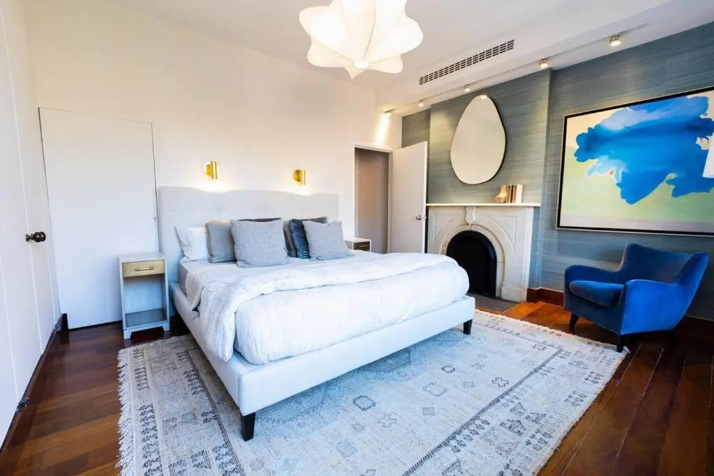 E10-3 I 3BR 2 5 Baths Designer East Village Townhouse Triplex