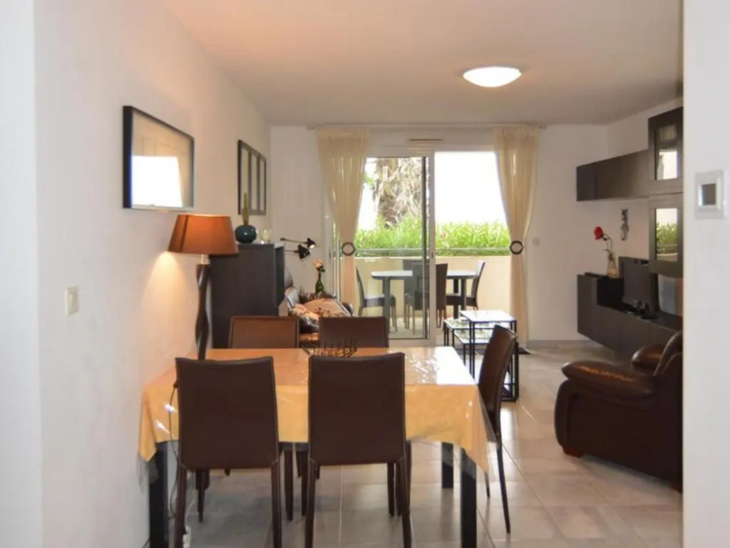 Appartement Mèze, 3 pièces, 4 personnes - FR-1-604-20