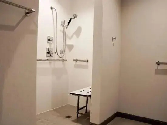 Lotus Hotel 荷花酒店