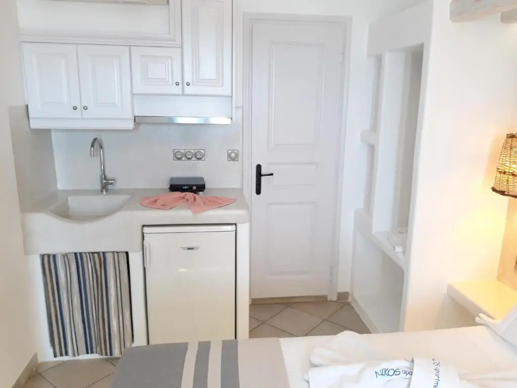 Nikos Apartments & Studios