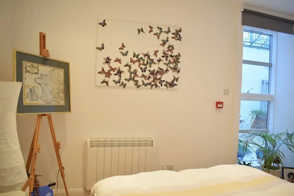 Arty 1 Bedroom Apartment in Camberwell Sleeps 2