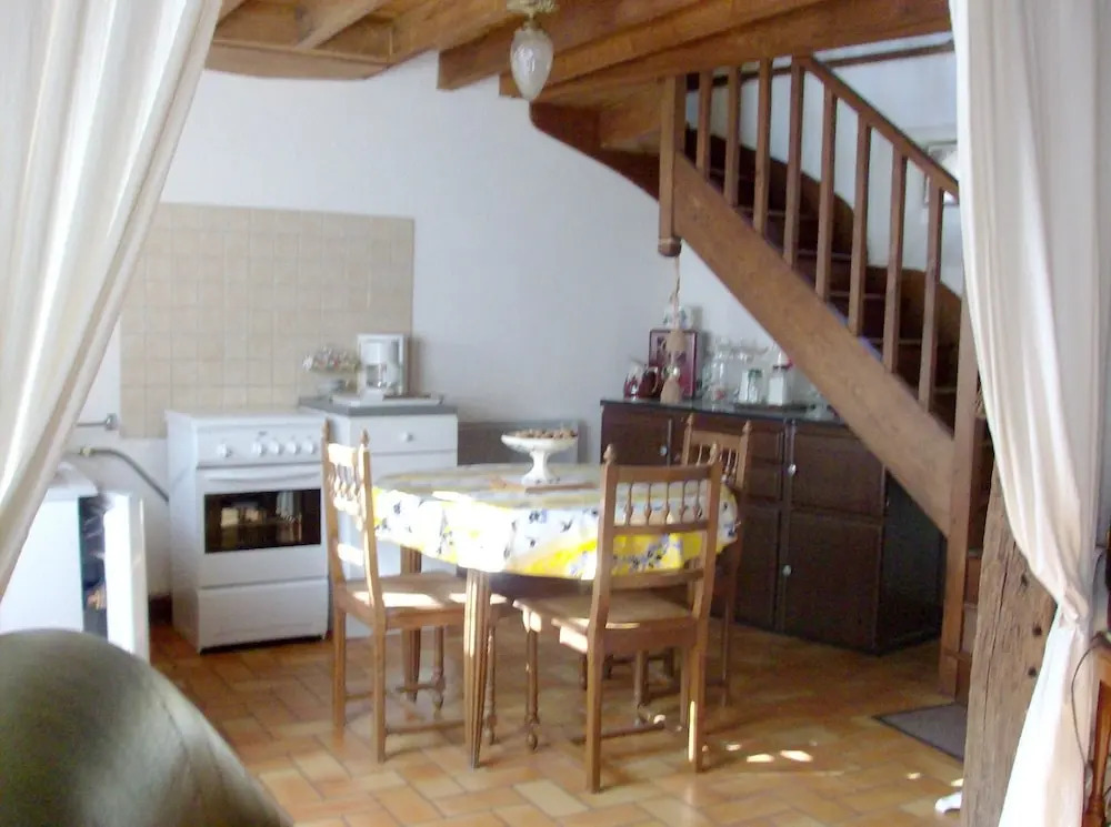 House With one Bedroom in Mer, With Enclosed Garden and Wifi