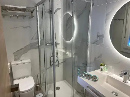 HOTEL LOTUS