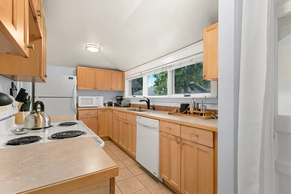 Downtown Abode W/ Hot Tub – Walk to Csu & Old Town