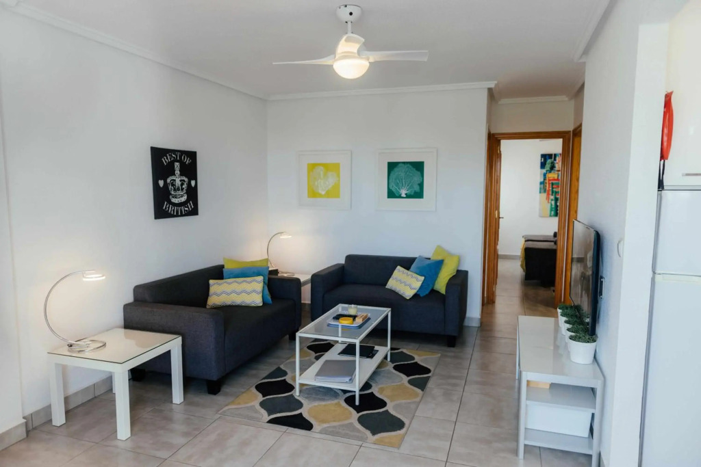 Stunning 2 bedroom apartment with Pool View