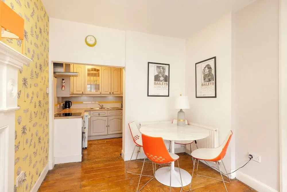 JOIVY Edinburgh Spacious Apartment - Royal Mile