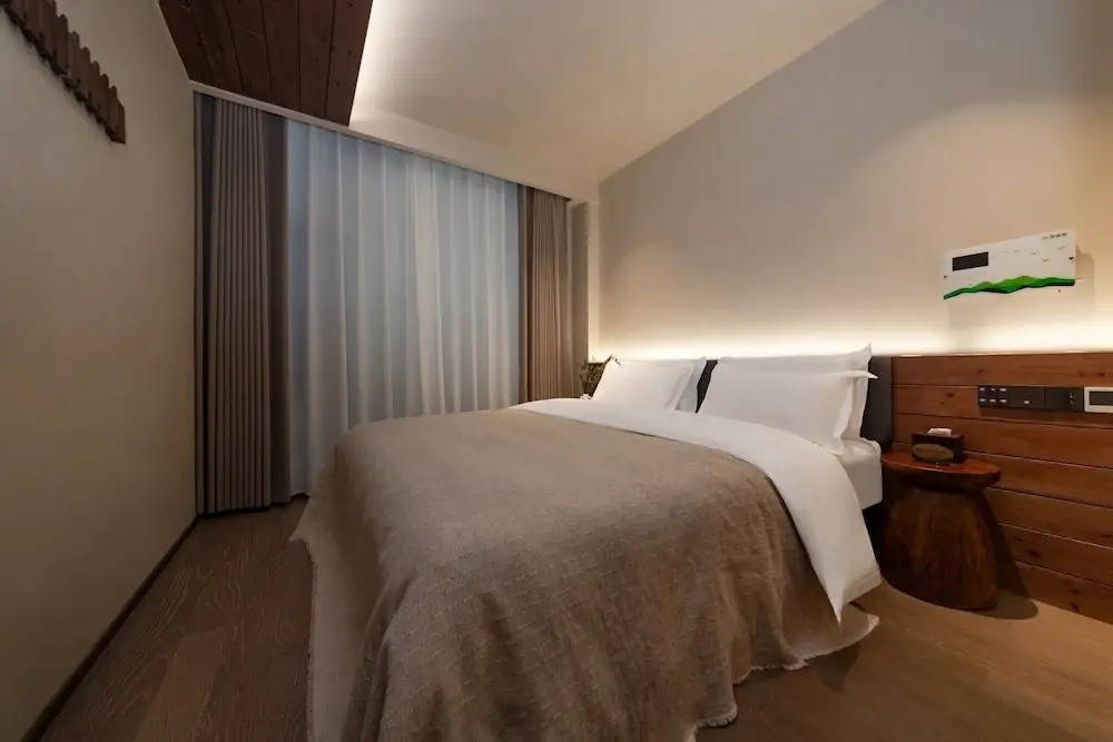 Shangri-la Designer Homestay without Summer(By the Cosmic Wheel of Dukezong)