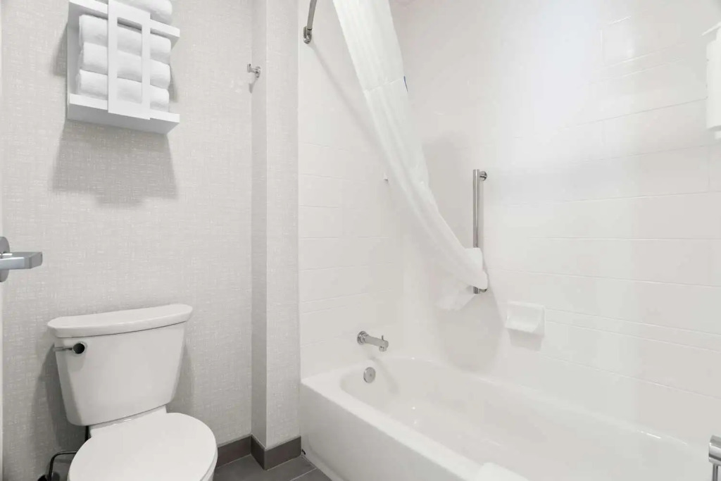 Hampton Inn & Suites by Hilton Chicago Medical District UIC