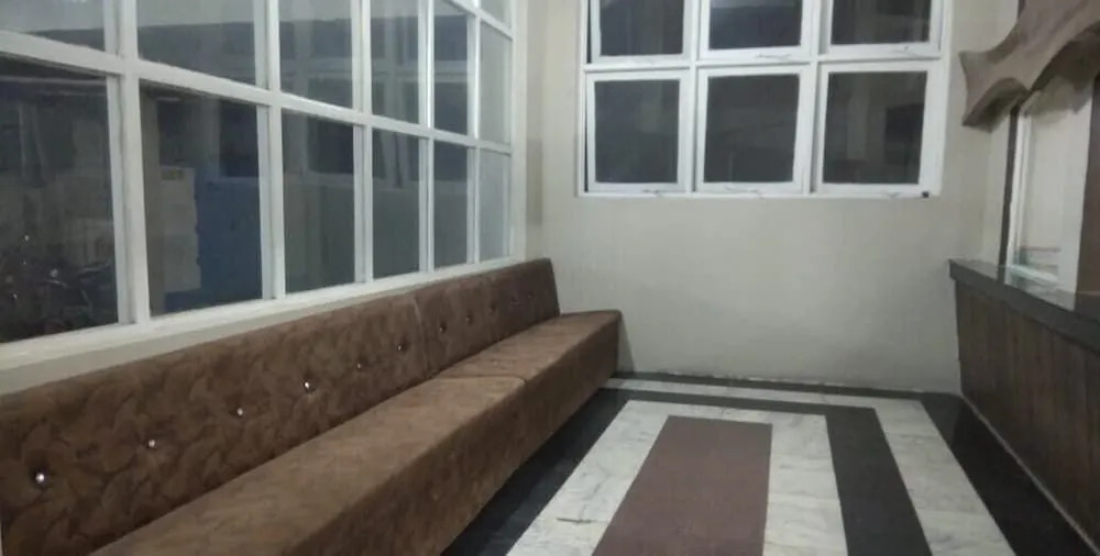 iROOMZ Hotel Sundar