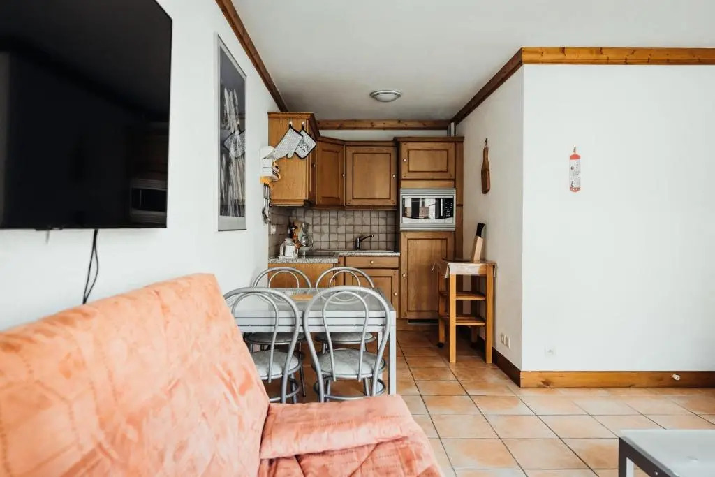 Cozy apartment with balcony 100 m from the Bettex gondola