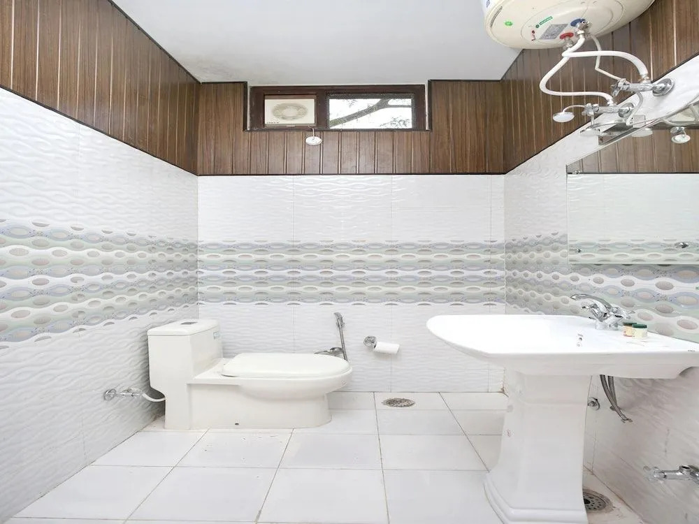 Oyo 17175 Home Blissful 2Bhk Kumarhatti
