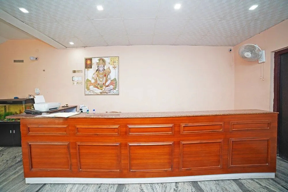 OYO 30480 Hotel Mohan Palace