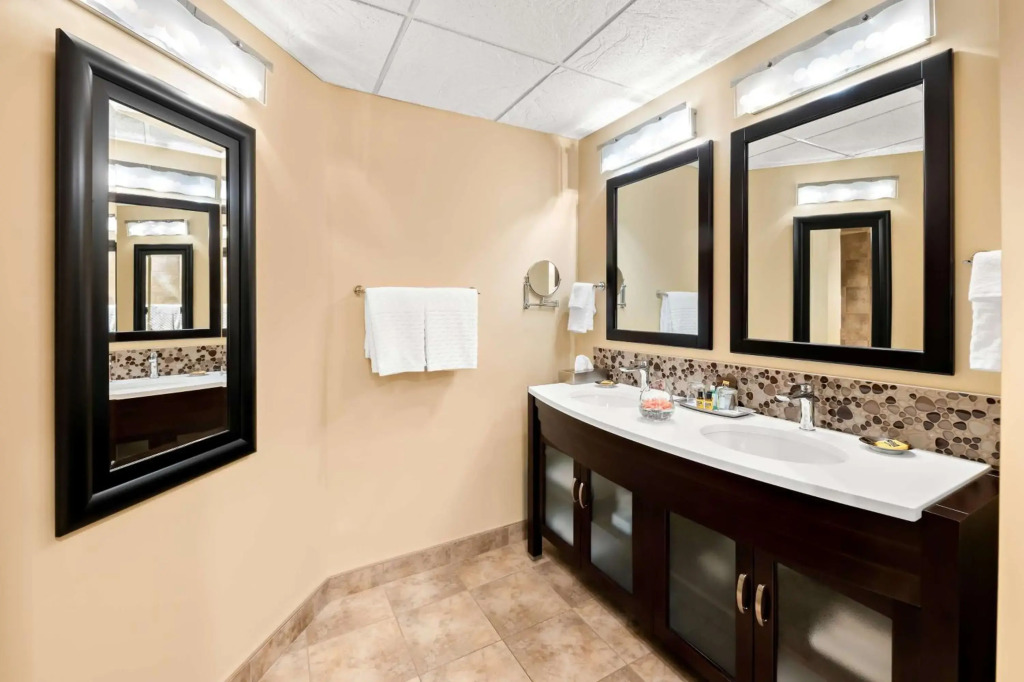 Best Western Plus NorWester Hotel & Conference Centre