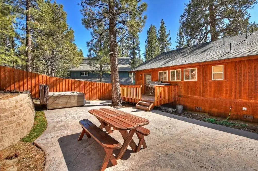 007 - The Log Cabin Getaway