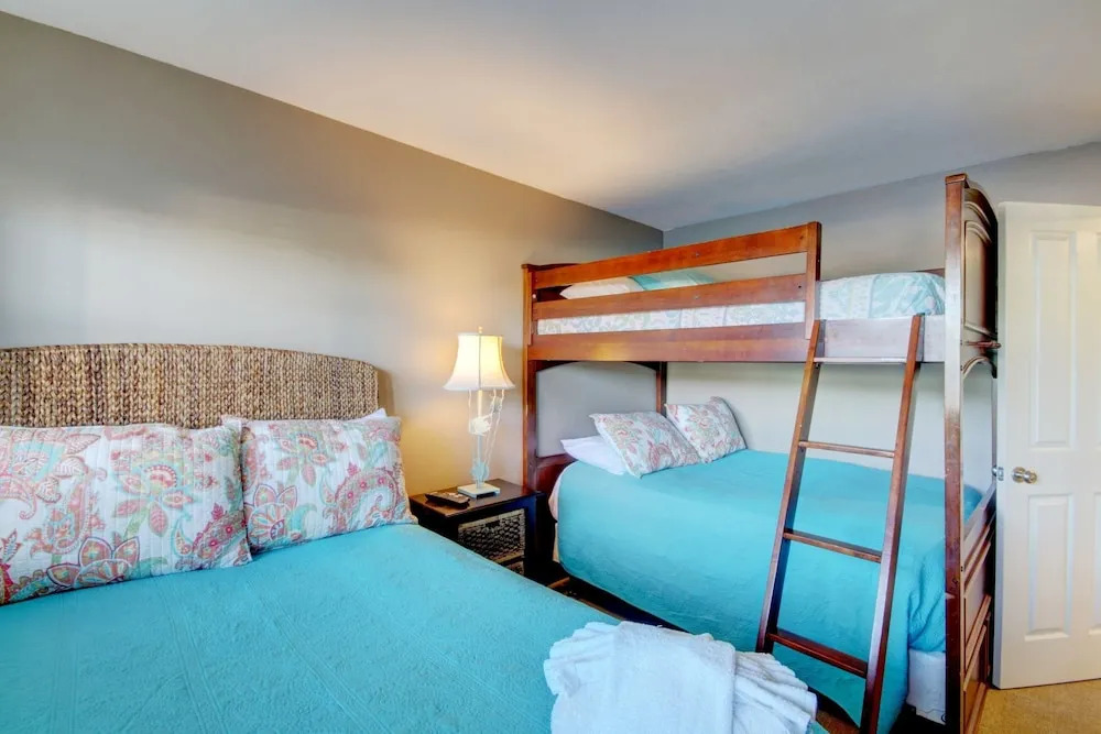 111 El Matador 2 Bedroom Condo by RedAwning