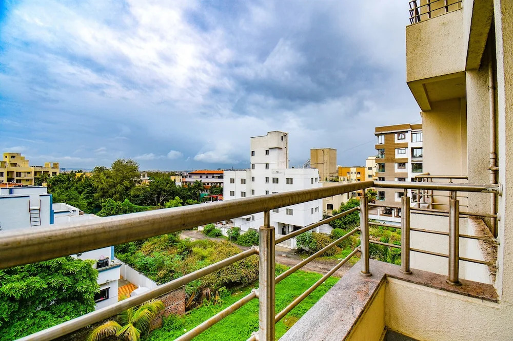 Meera Mansion by OYO Rooms