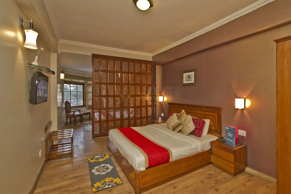 OYO Premium 156 Wingait Heritage