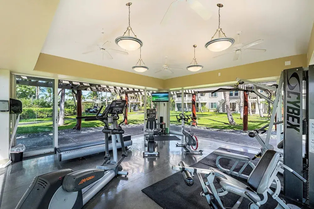 Concierge Included - Walk to Restaurants & Shopping - AC - Infinity Pool! -vrkcv