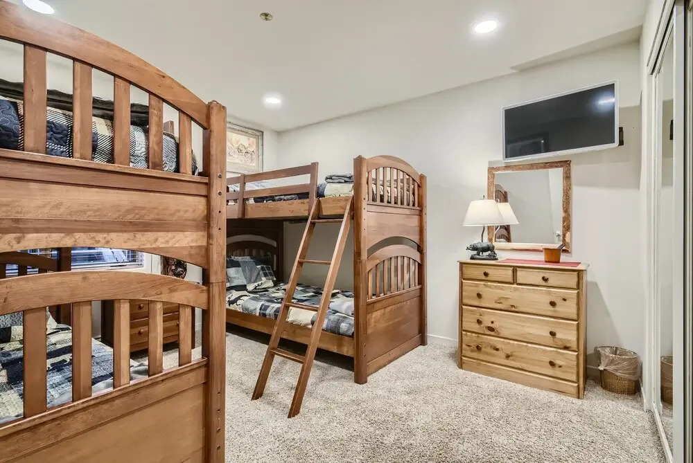 Tyra Chalet C128 3 Bedroom Condo by Redawning
