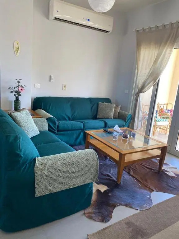 A lovely 2 BR apartment at Waterside