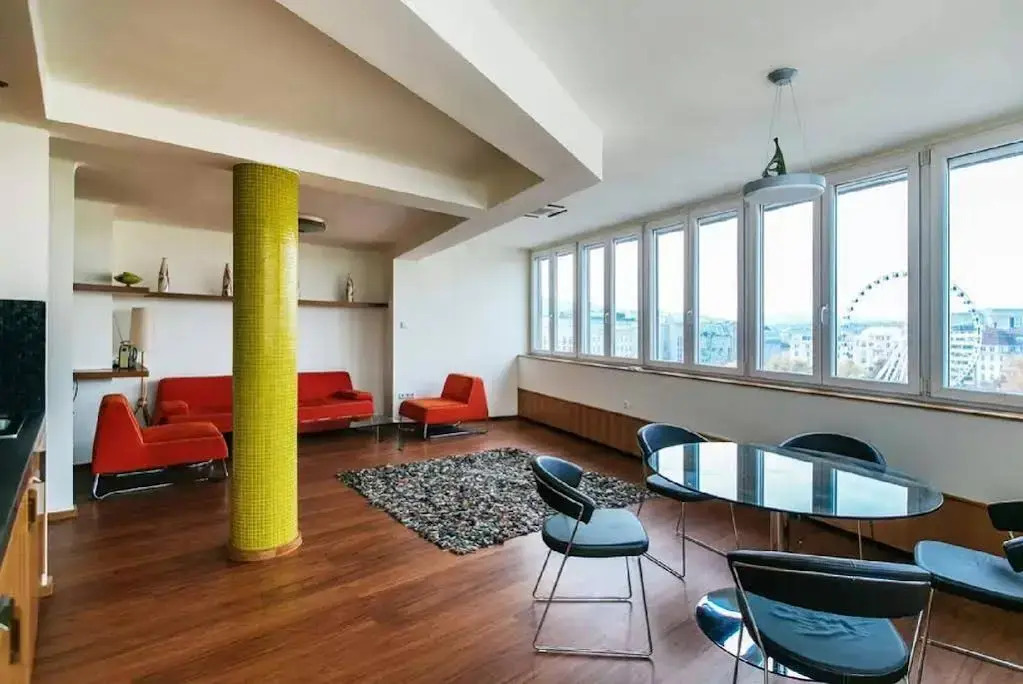Fascinating View Apartment
