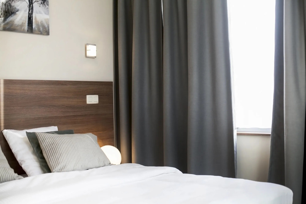 Antwerp Inn