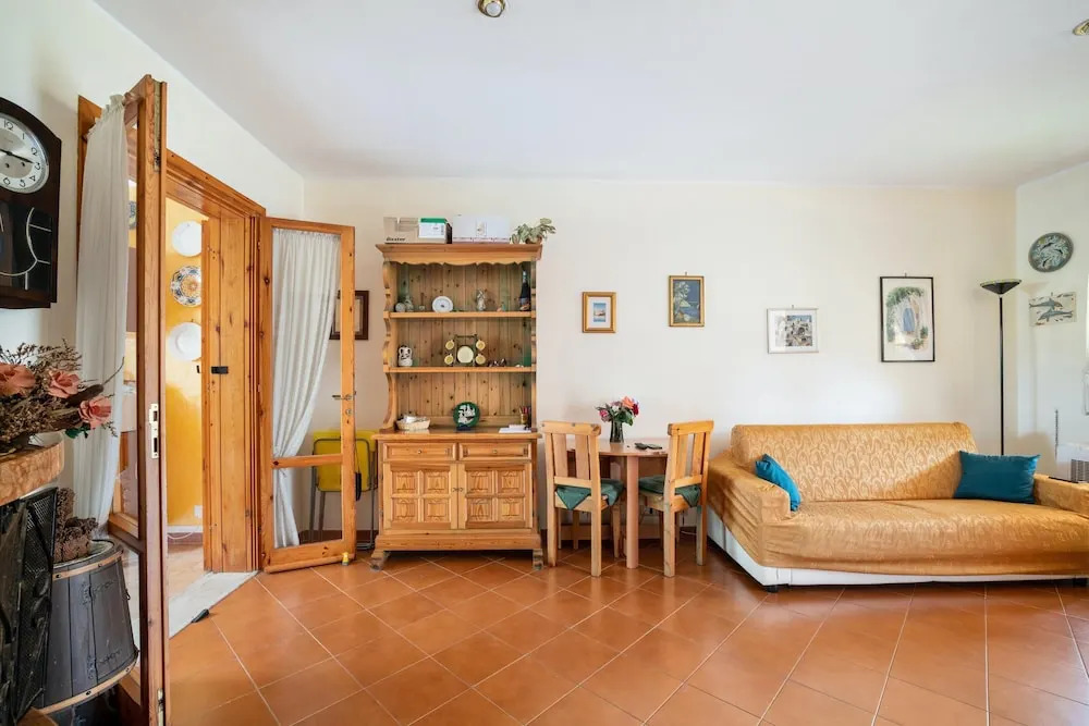 House With 3 Bedrooms in Sabaudia, With Wonderful Lake View and Enclosed Garden Near the Beach