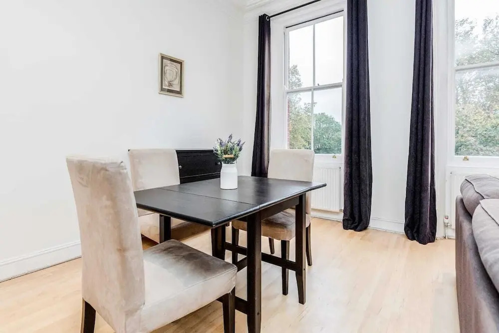 Amazing 2 bed 2 bath Kensington